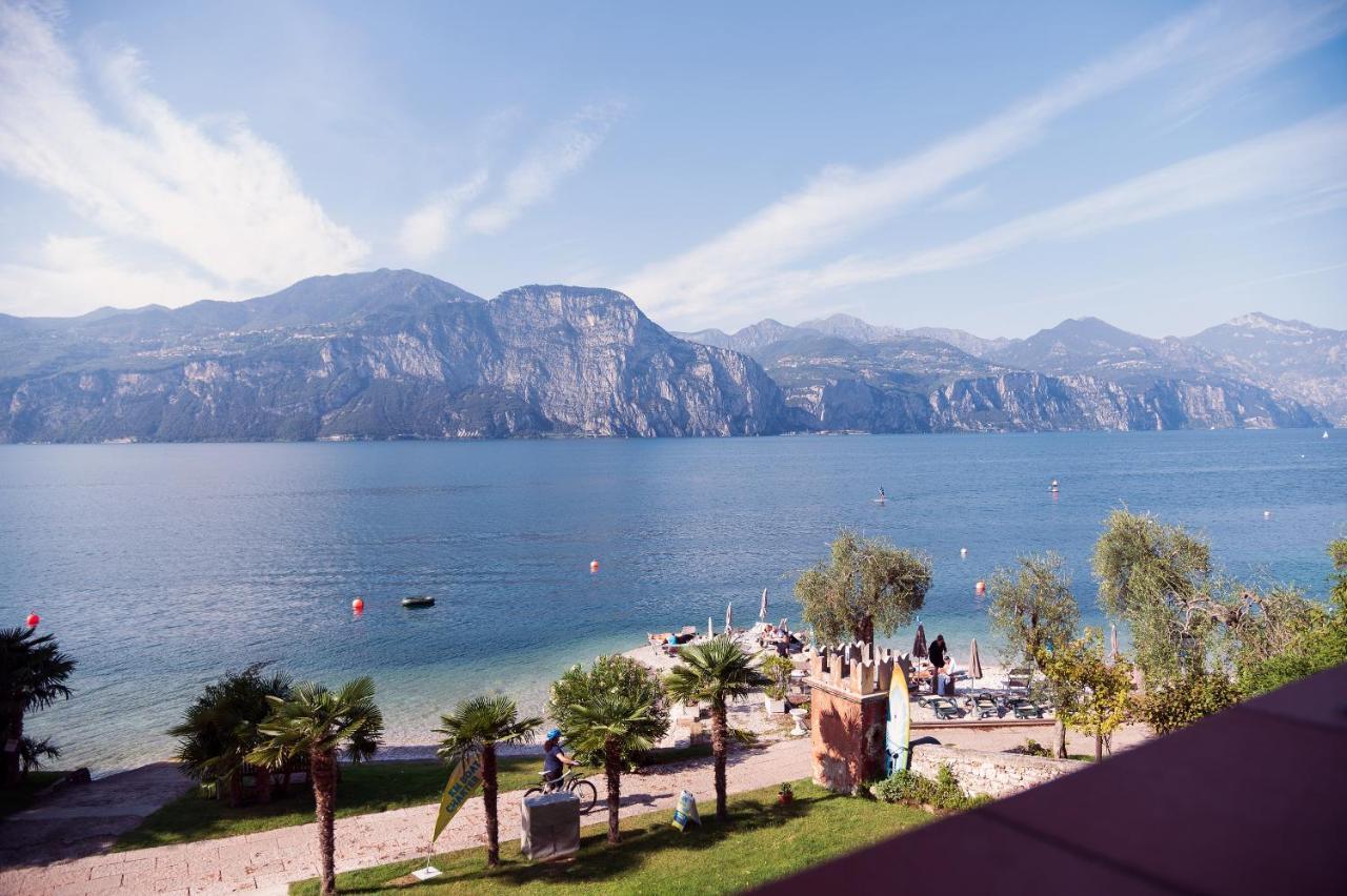 Hotel Du Lac - Relax Attitude Hotel Brenzone sul Garda Exterior photo