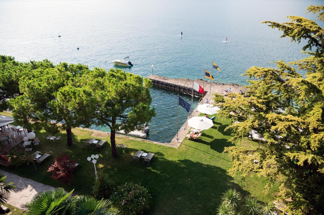 Hotel Du Lac - Relax Attitude Hotel Brenzone sul Garda Exterior photo