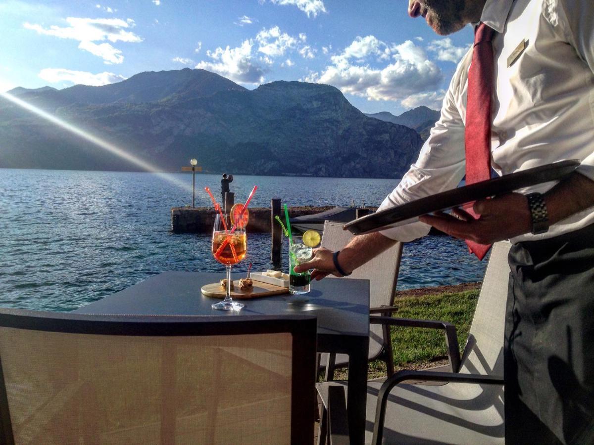 Hotel Du Lac - Relax Attitude Hotel Brenzone sul Garda Exterior photo