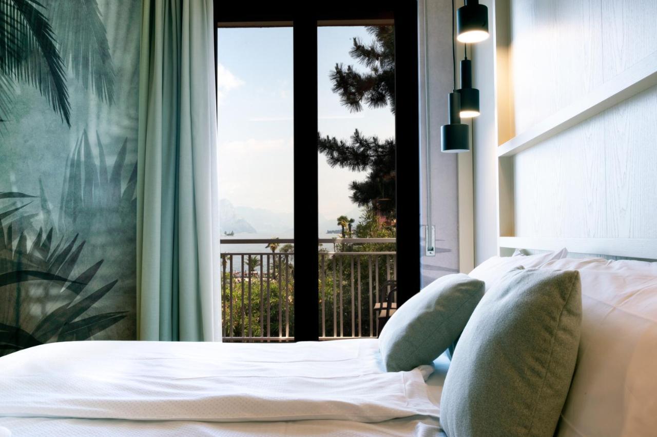 Hotel Du Lac - Relax Attitude Hotel Brenzone sul Garda Exterior photo