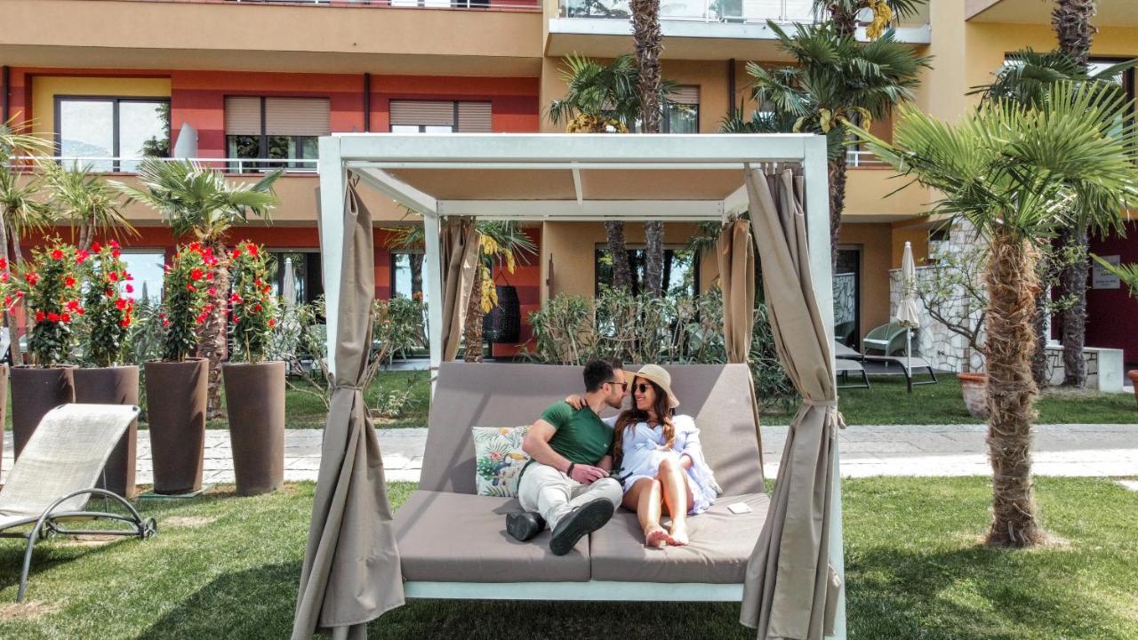 Hotel Du Lac - Relax Attitude Hotel Brenzone sul Garda Exterior photo