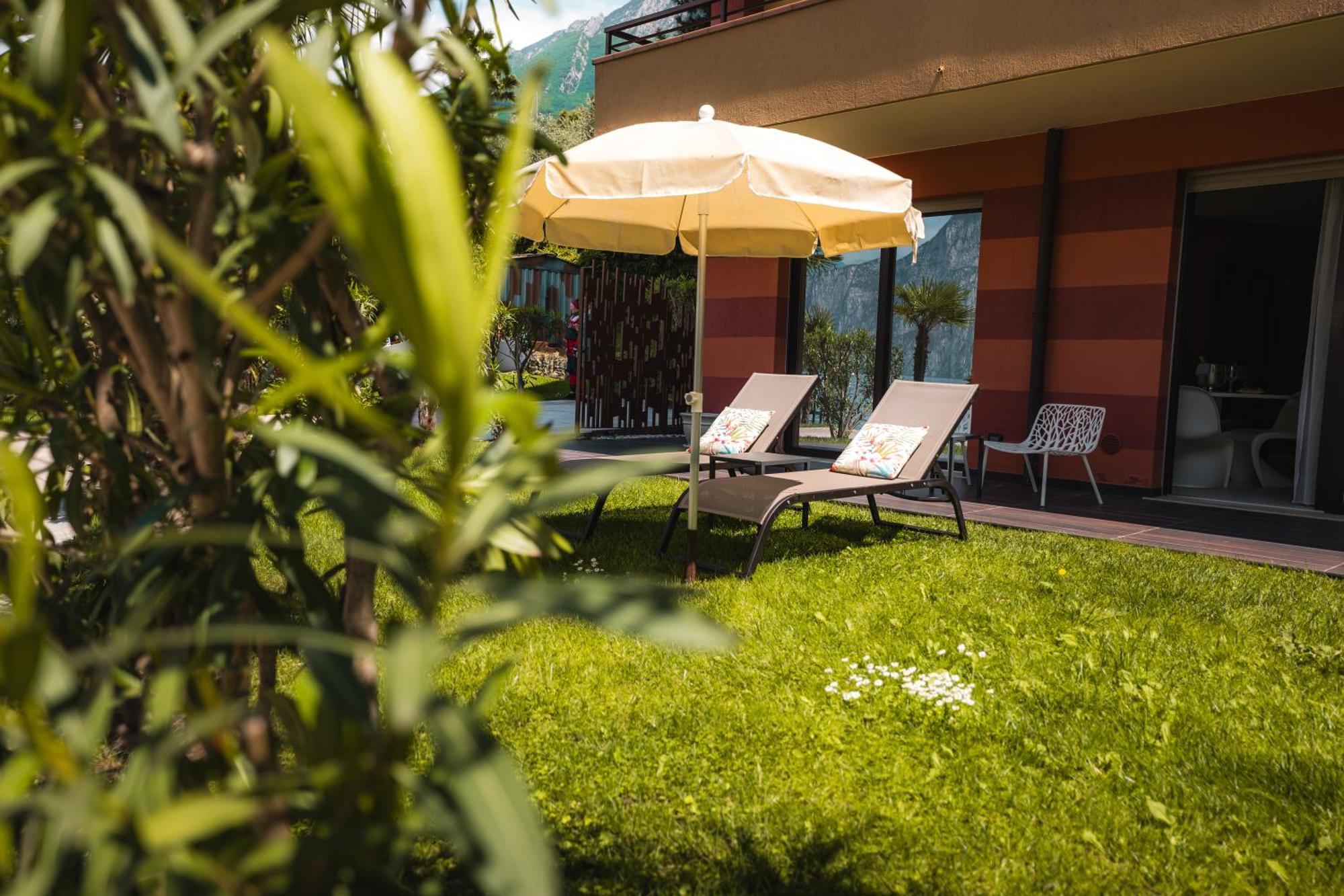 Hotel Du Lac - Relax Attitude Hotel Brenzone sul Garda Exterior photo